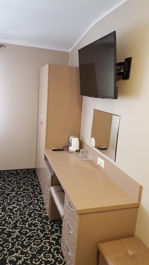 Hotel Gutland Wysokie Mazowieckie エクステリア 写真