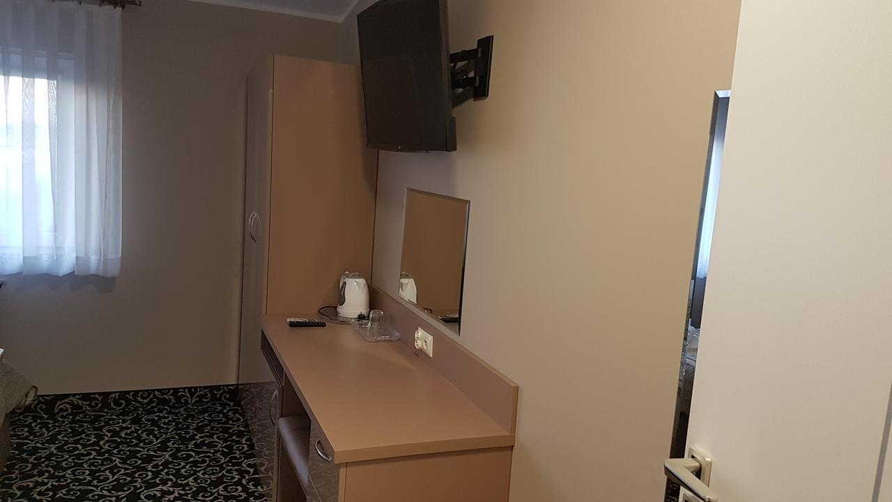 Hotel Gutland Wysokie Mazowieckie エクステリア 写真
